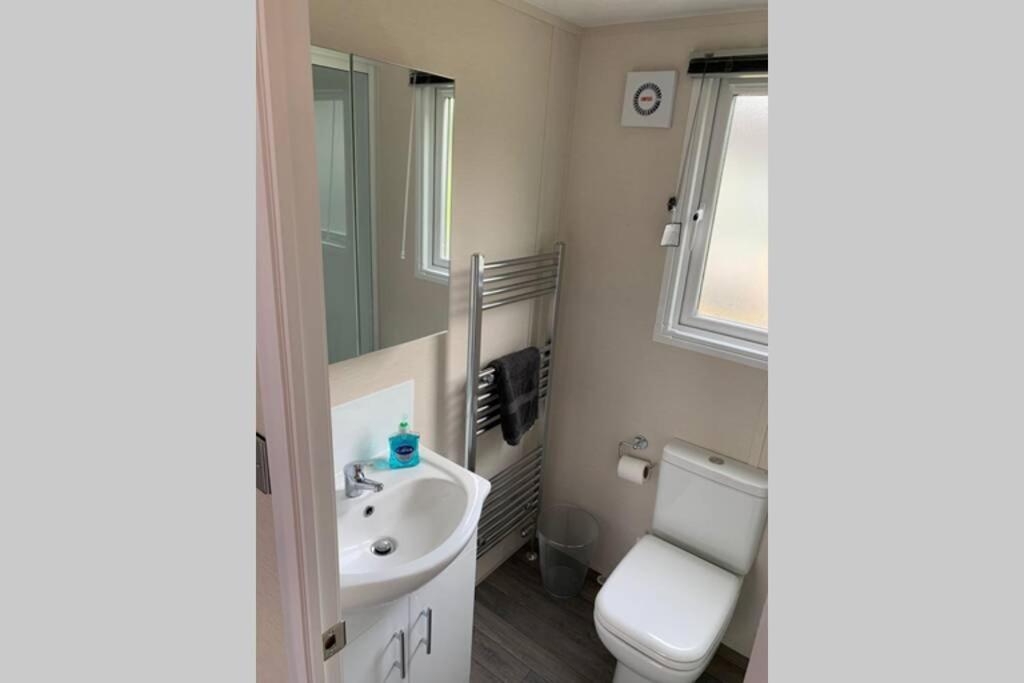 Nightingale Lodge With Hot Tub Barmby on the Moor Exteriér fotografie