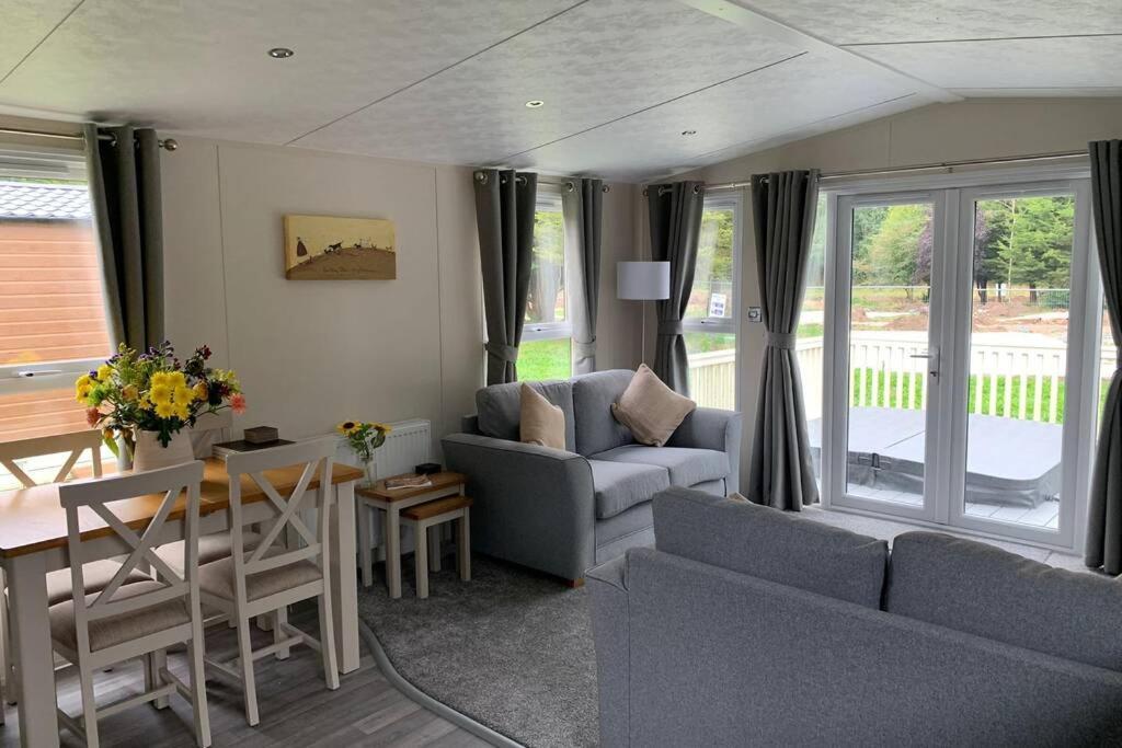Nightingale Lodge With Hot Tub Barmby on the Moor Exteriér fotografie